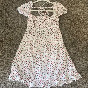 White dainty floral dress size XS